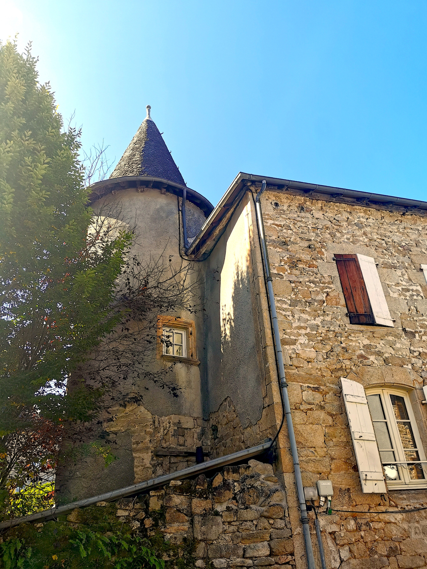 Immeuble en pierre avec tourelle - Centre-ville, rendement l